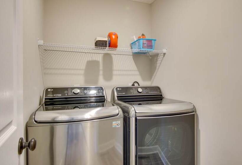 Port Clinton Retreat W/ Lake Access & Dock!