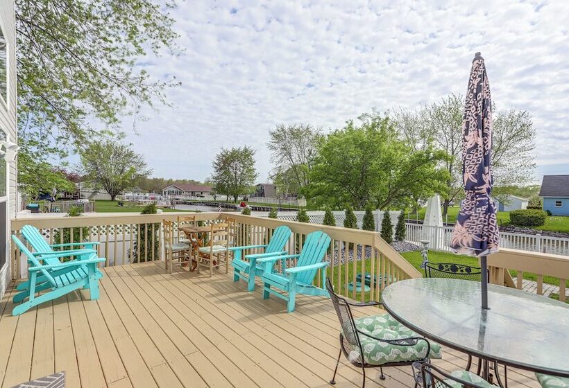 Port Clinton Retreat W/ Lake Access & Dock!