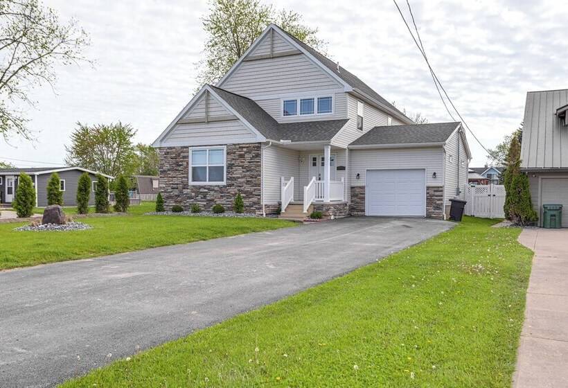 Port Clinton Retreat W/ Lake Access & Dock!