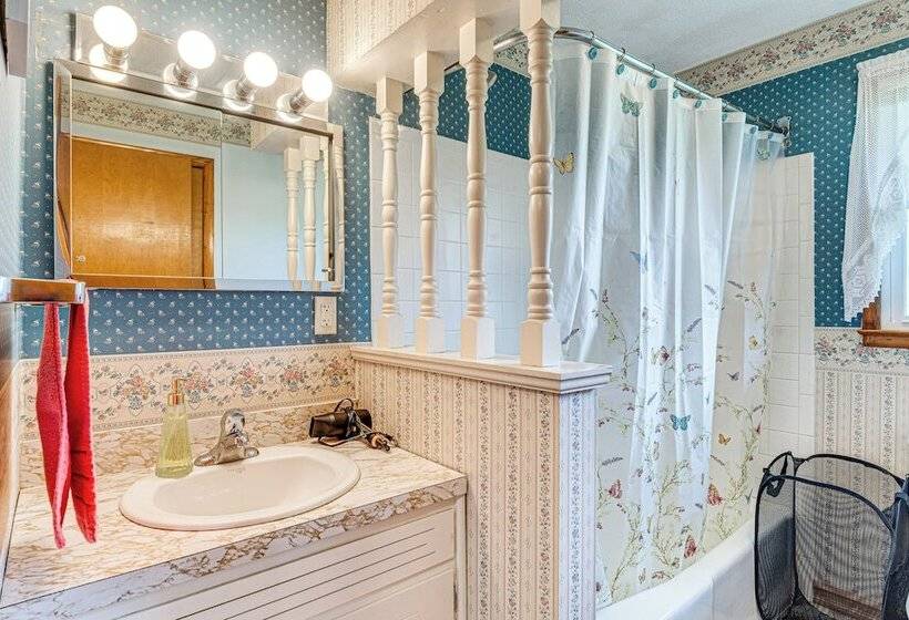 Quaint Economy Retreat W/ Patio & Spacious Yard!