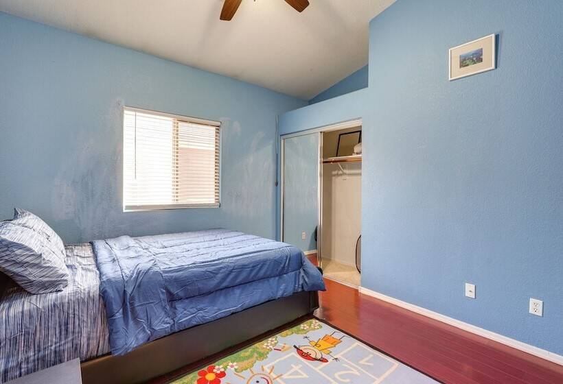 7 Mi To Chase Field: Phoenix Home W/ Patio!