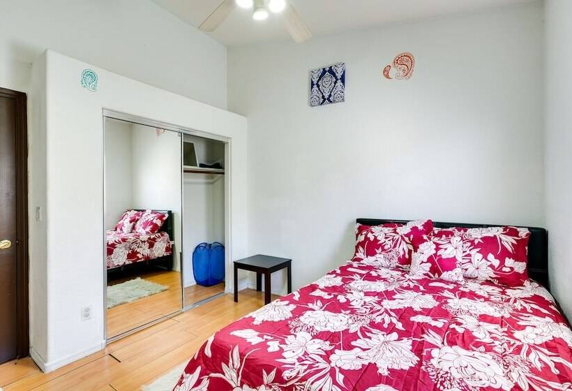 7 Mi To Chase Field: Phoenix Home W/ Patio!