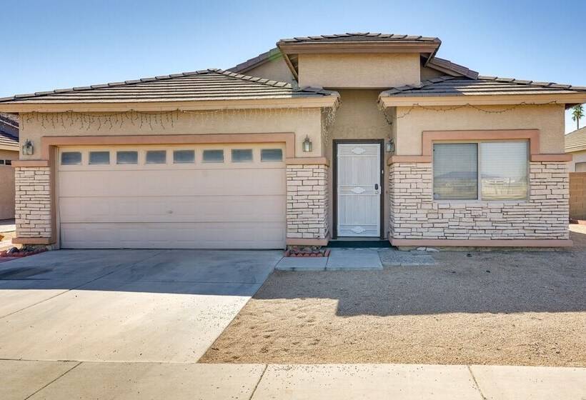 7 Mi To Chase Field: Phoenix Home W/ Patio!