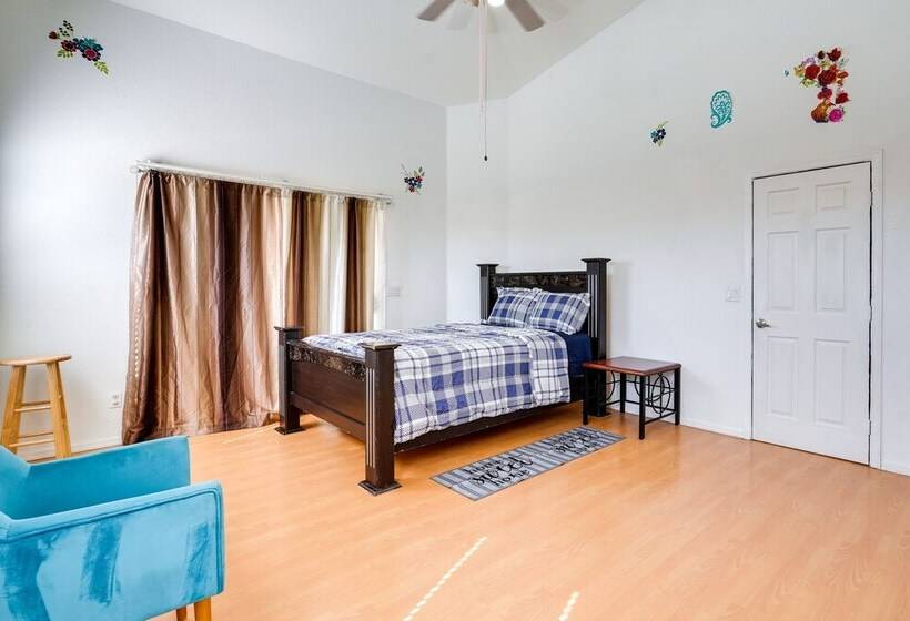 7 Mi To Chase Field: Phoenix Home W/ Patio!