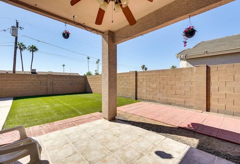 7 Mi To Chase Field: Phoenix Home W/ Patio!