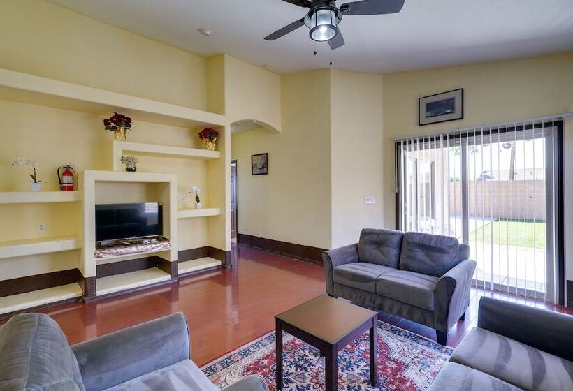 7 Mi To Chase Field: Phoenix Home W/ Patio!