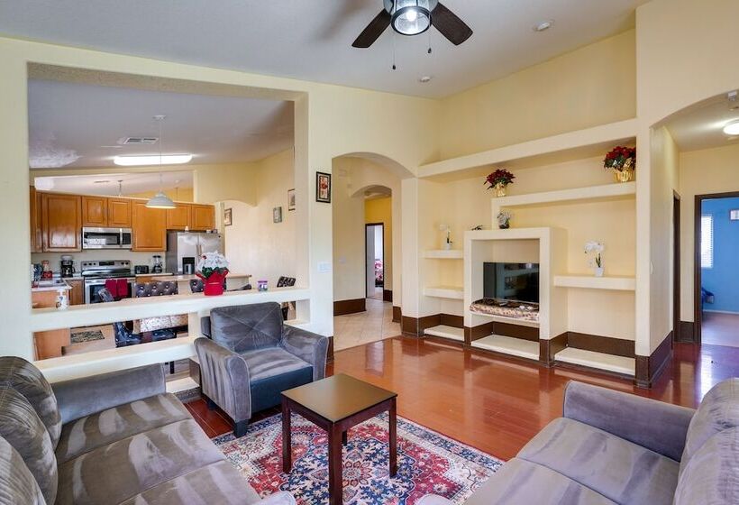 7 Mi To Chase Field: Phoenix Home W/ Patio!