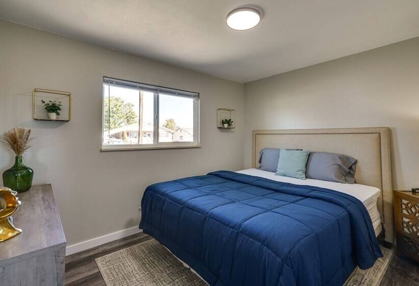 Quiet Pueblo Home W/ Pool Table, 5 Mi To Downtown!