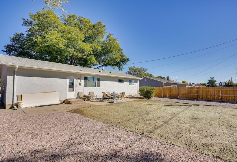 Quiet Pueblo Home W/ Pool Table, 5 Mi To Downtown!