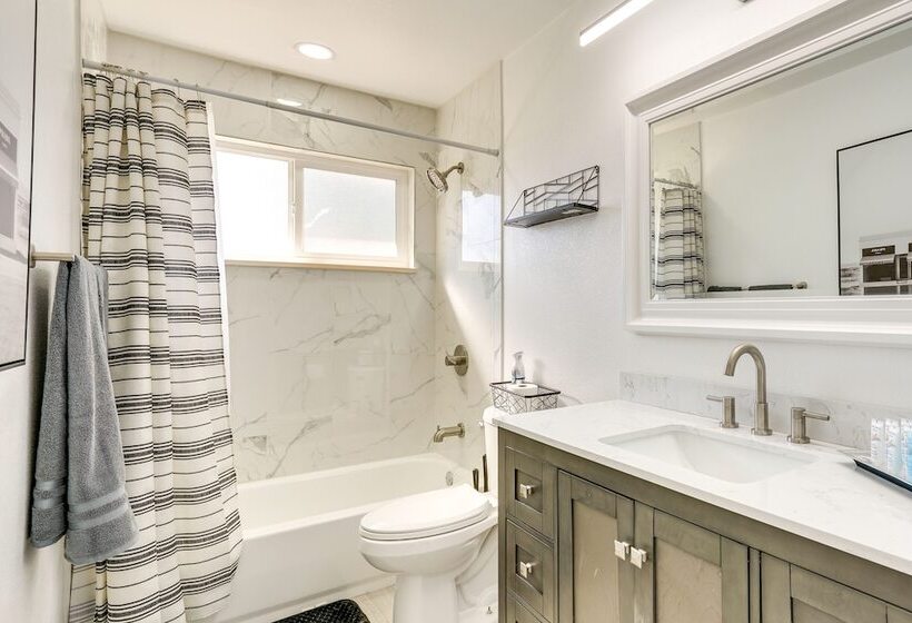 Quiet Pueblo Home W/ Pool Table, 5 Mi To Downtown!