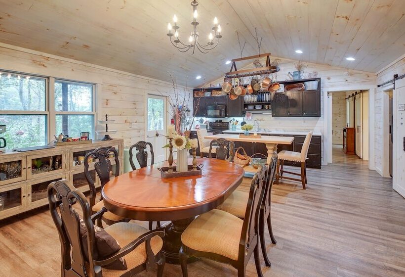 Quiet Tennessee Mountain Cabin W/ Patio