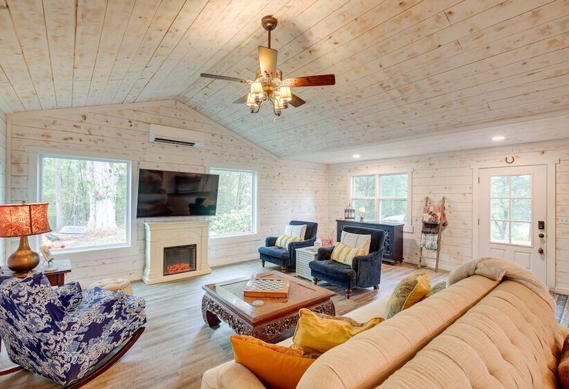 Quiet Tennessee Mountain Cabin W/ Patio