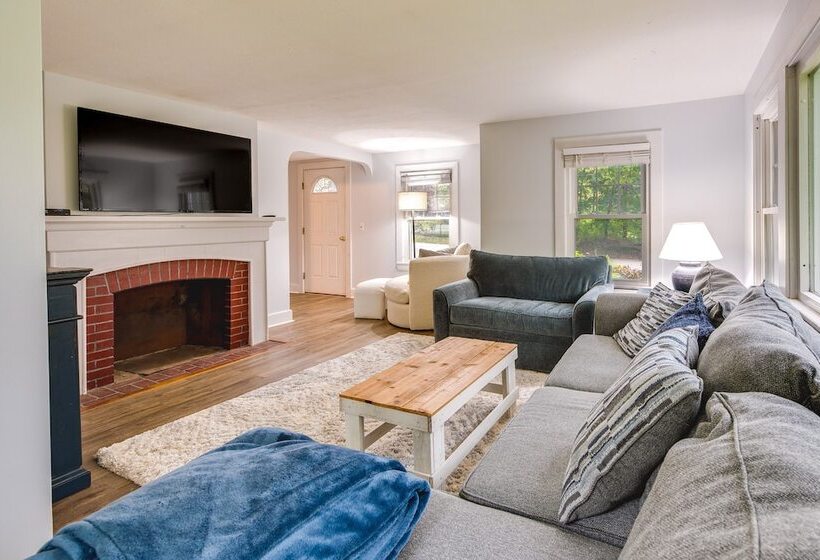 Near Beach: Pet Friendly Getaway W/ Yard