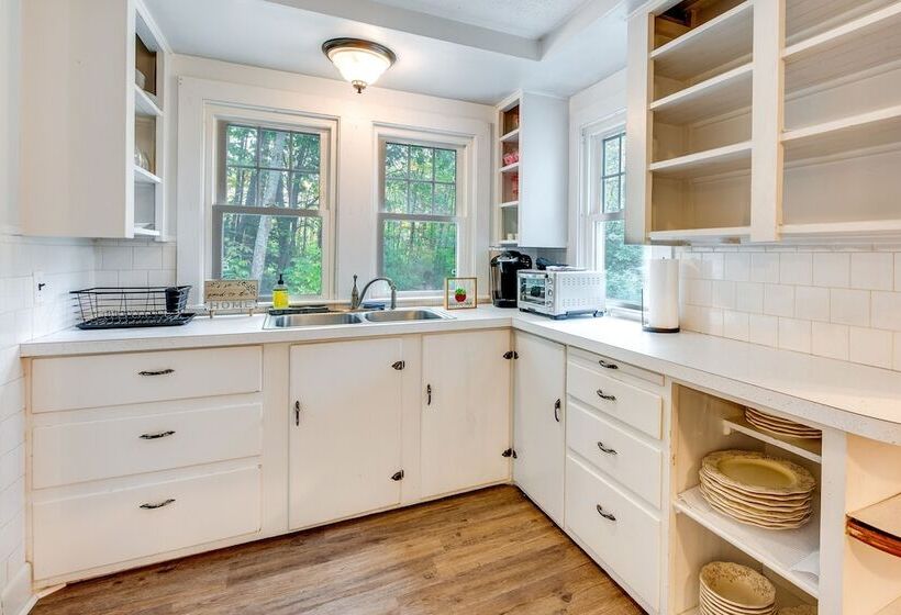 Near Beach: Pet Friendly Getaway W/ Yard