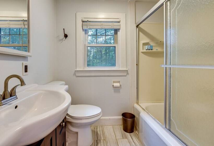 Near Beach: Pet Friendly Getaway W/ Yard