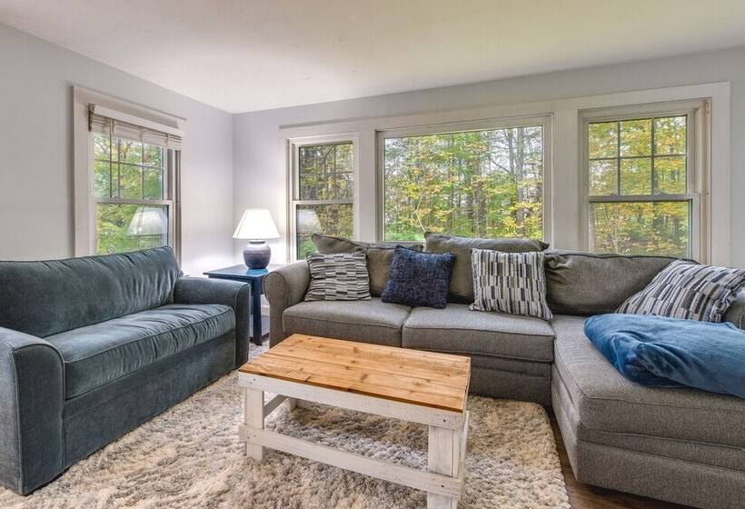 Near Beach: Pet Friendly Getaway W/ Yard