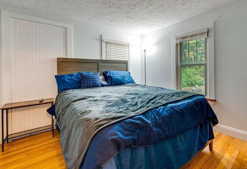 Near Beach: Pet Friendly Getaway W/ Yard