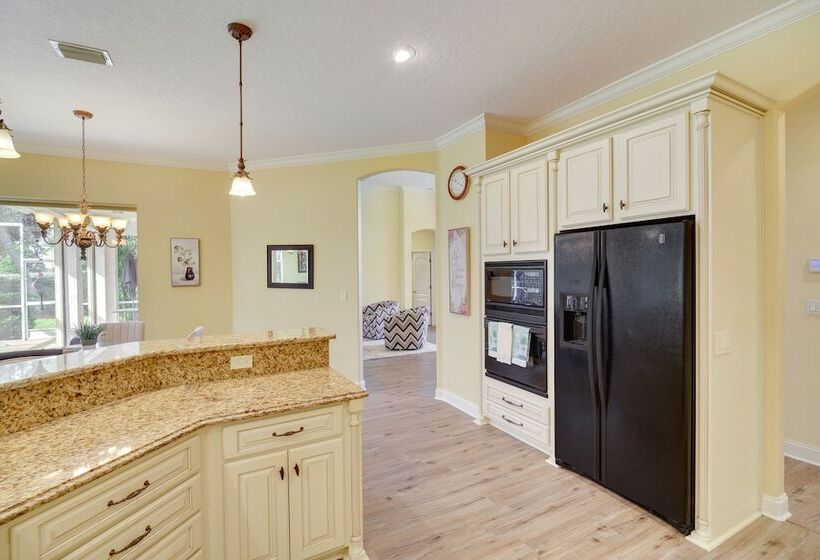 Ranch Style Florida Retreat W/ Pool & Lanai