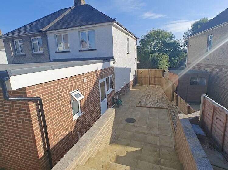 اقامتگاه 4 Bed House In Southampton Ideal For Contractors