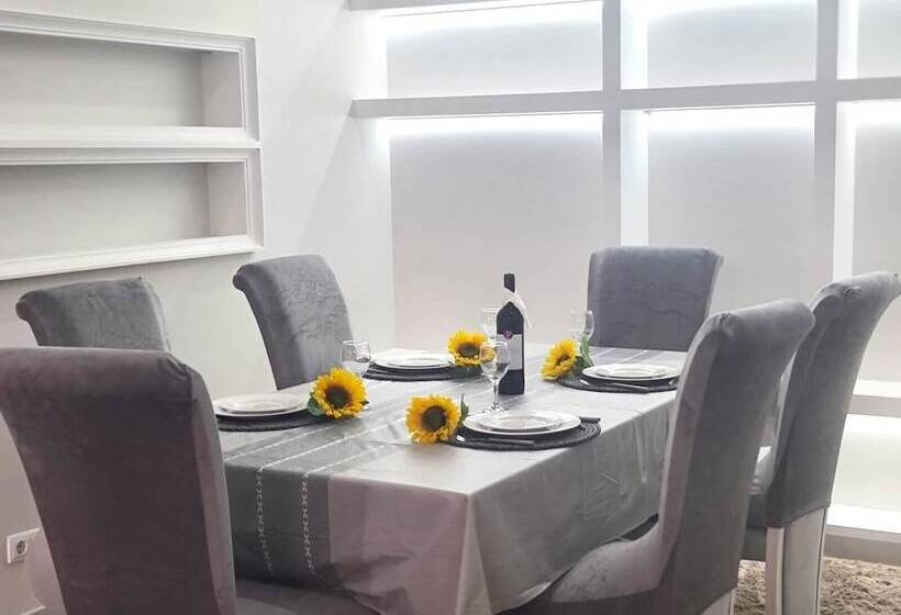 דירת נופש Charming 3 Bed House In Funchal