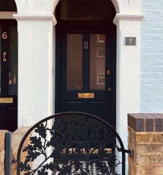 דירת נופש Charming 3 Bed House In London