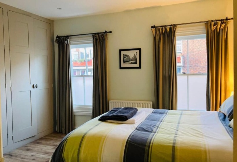 דירת נופש Charming 3 Bed House In London