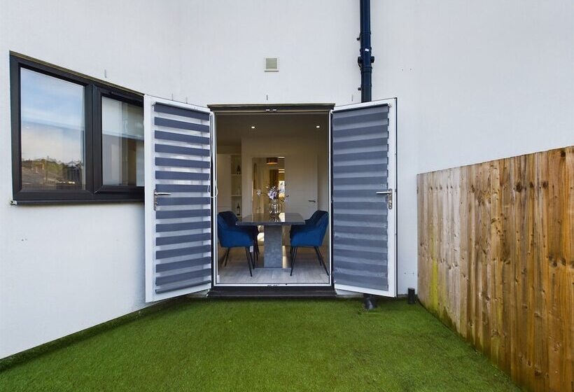 إقامة Cosy And Luxurious House For 10 Guests In Darwen