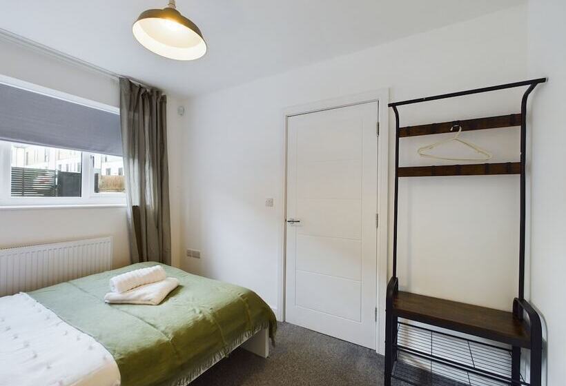 إقامة Cosy And Luxurious House For 10 Guests In Darwen