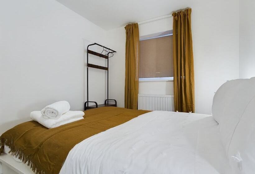 إقامة Cosy And Luxurious House For 10 Guests In Darwen