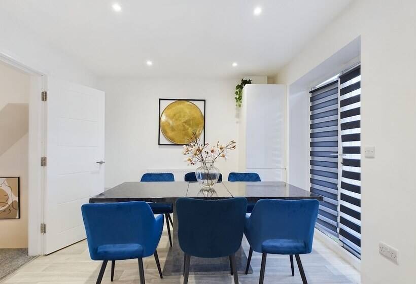 إقامة Cosy And Luxurious House For 10 Guests In Darwen