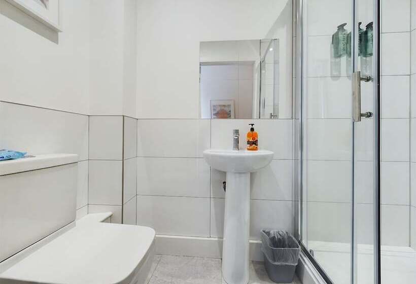 إقامة Cosy And Luxurious House For 10 Guests In Darwen