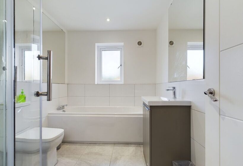 إقامة Cosy And Luxurious House For 10 Guests In Darwen