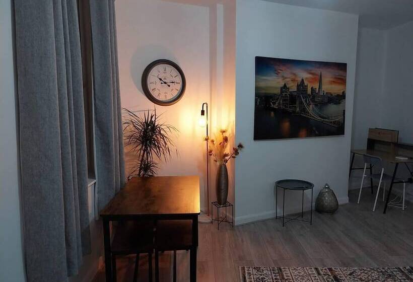 إقامة Comfortable 2beds House 4 Contractors & Staycation