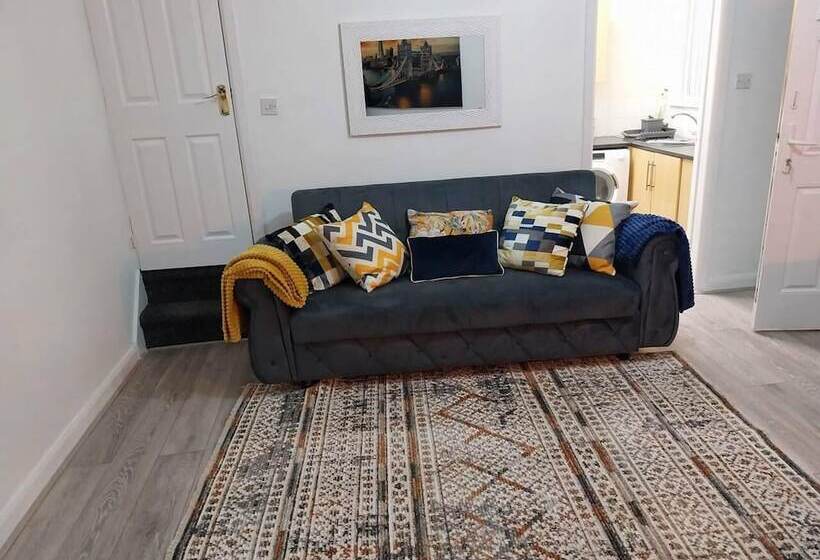 إقامة Comfortable 2beds House 4 Contractors & Staycation