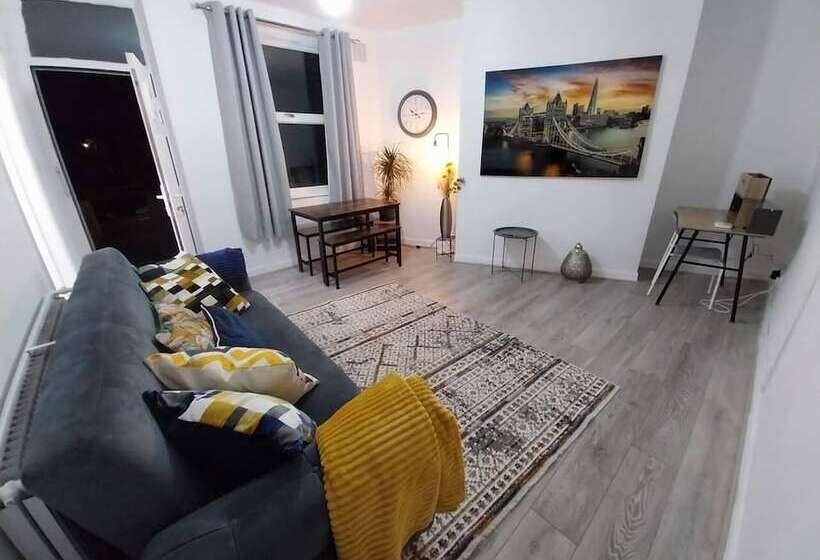 إقامة Comfortable 2beds House 4 Contractors & Staycation