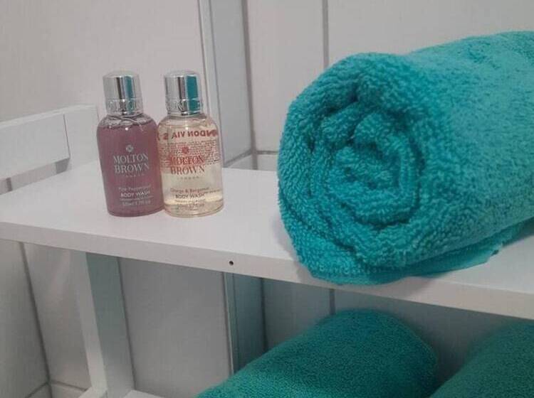 레지던스 Immaculate 1 Bed House In Newtown, Disley