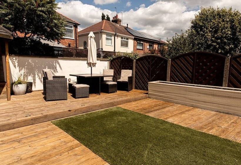 レジデンス Inviting 3 Bed House In Manchester