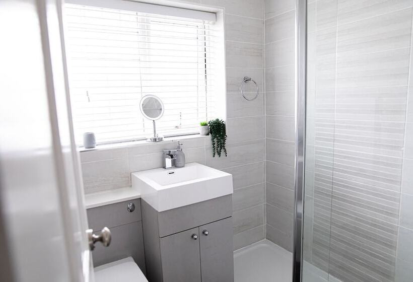 レジデンス Inviting 3 Bed House In Manchester