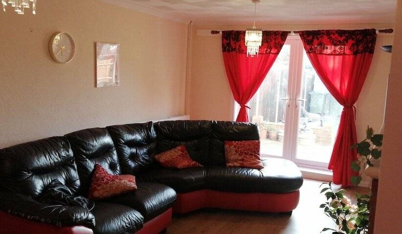 דירת נופש Inviting 4 Bed House In Southampton   Home Away