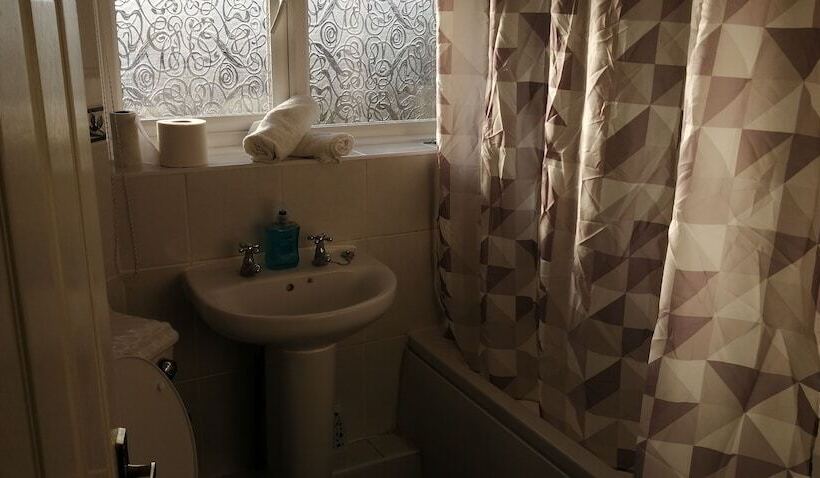 דירת נופש Inviting 4 Bed House In Southampton   Home Away