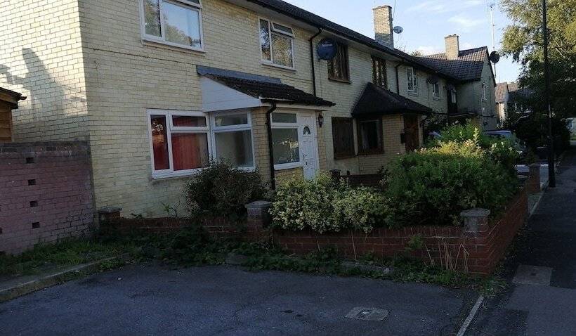 דירת נופש Inviting 4 Bed House In Southampton   Home Away