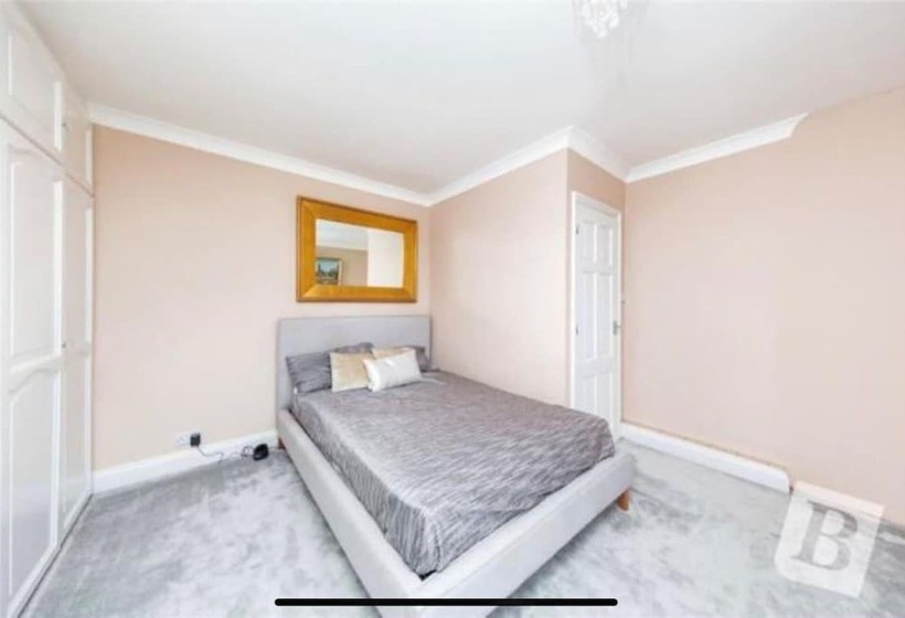 Резиденция Stunning 4 Bed House In Gidea Park