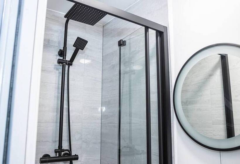 레지던스 Stunning 4 Bed House In Telford West Midlands