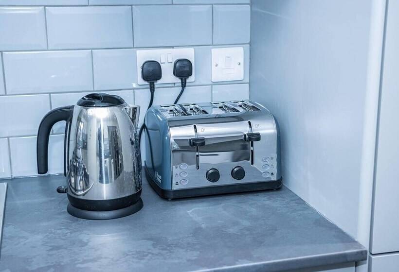 레지던스 Stunning 4 Bed House In Telford West Midlands