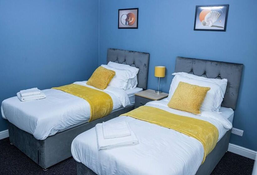 레지던스 Stunning 4 Bed House In Telford West Midlands