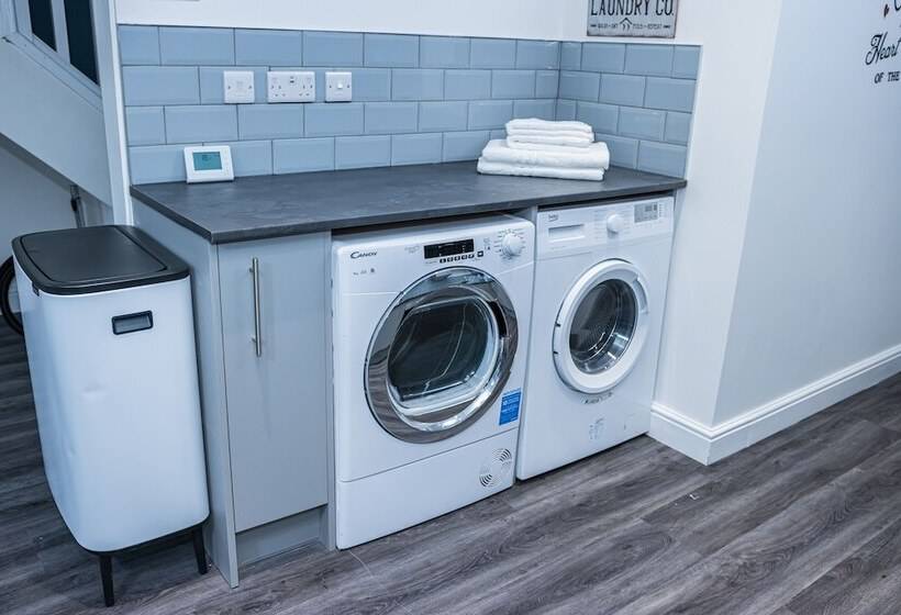 레지던스 Stunning 4 Bed House In Telford West Midlands