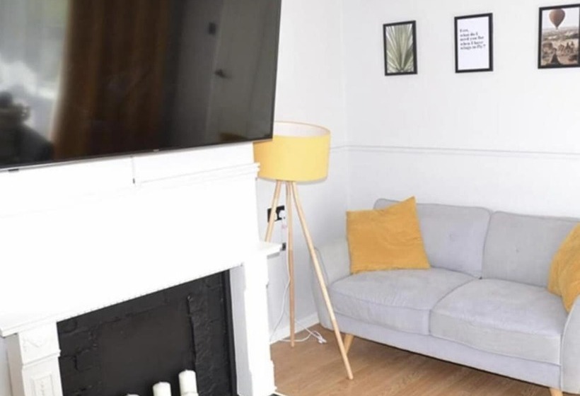 Резиденция Stylish 3 Bed House In Stockton On Tees