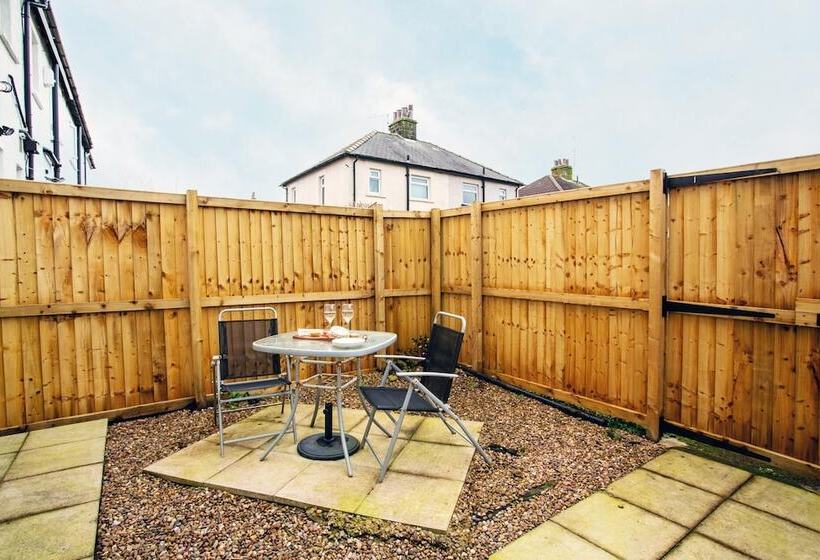 اقامتگاه Stylish And Cosy Cottage In The Heart Of Yorkshire
