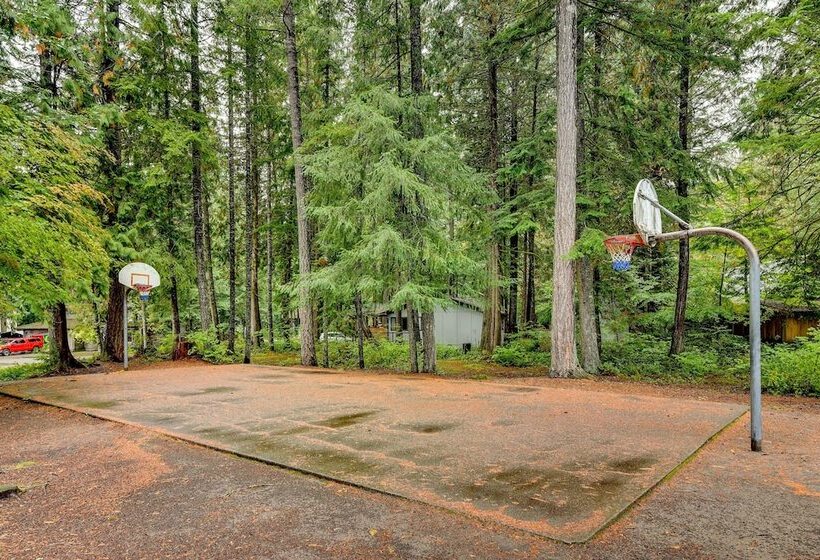Rhododendron Creekside Cabin W/ Hot Tub & Fire Pit
