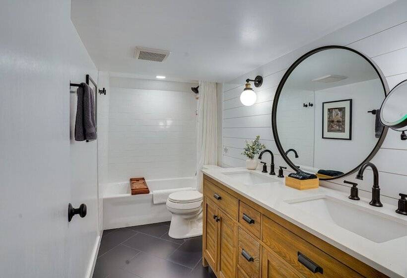 Richfield Retreat W/ Fire Pit, Gas Grill & Yard!